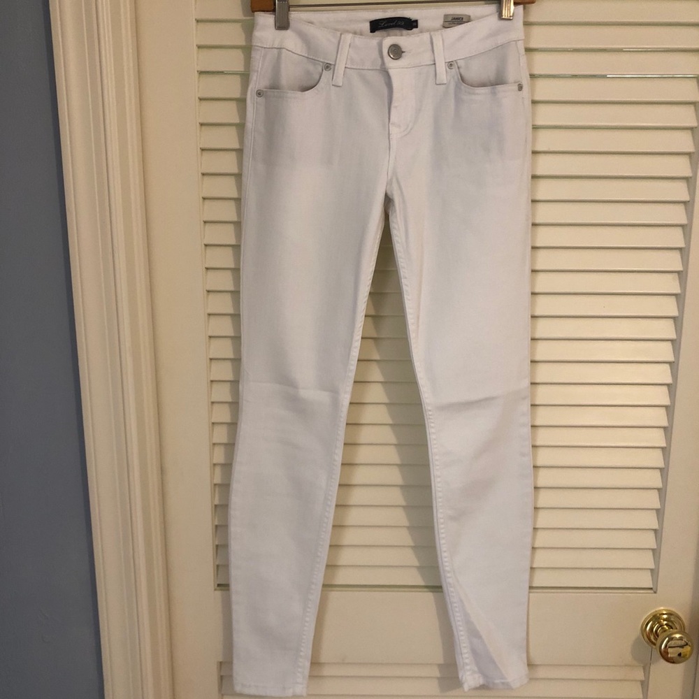 Level 22 white straight jeans